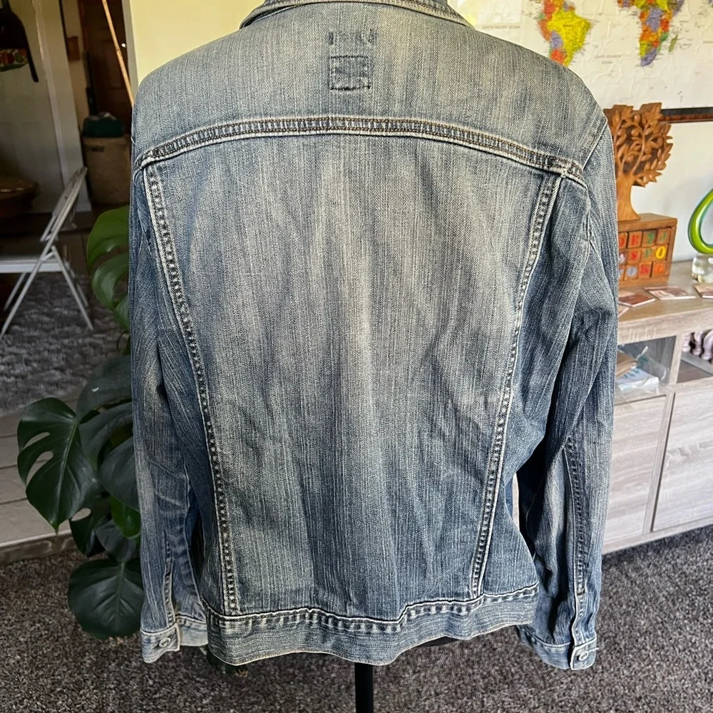 GAP Blue Jean Jacket - Picture 4 of 7